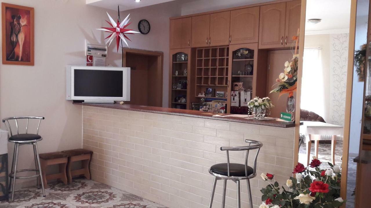 Penzion Europa Diakovce מראה חיצוני תמונה